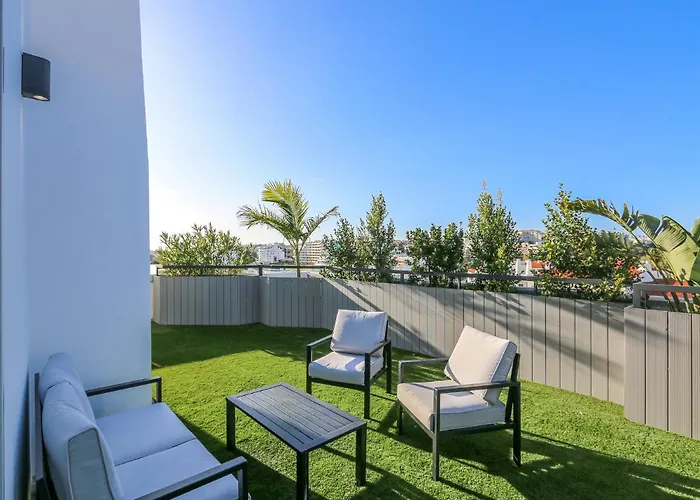 Luxury Penthouse Private Jacuzzi, Αλμπουφέιρα