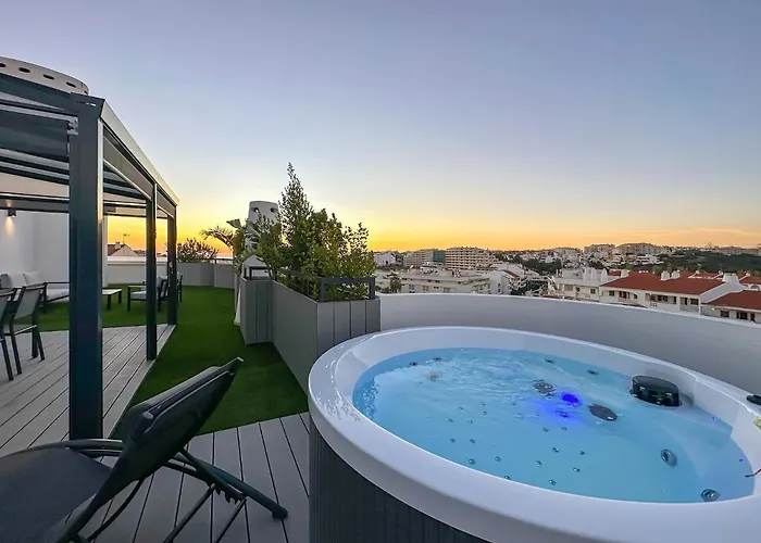 Luxury Penthouse Private Jacuzzi, Αλμπουφέιρα