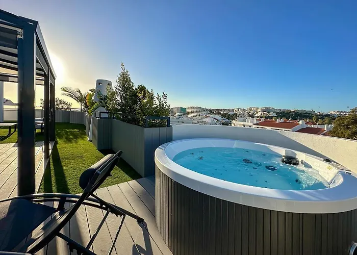 Διαμέρισμα Luxury Penthouse Private Jacuzzi, Αλμπουφέιρα
