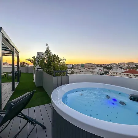 Luxury Penthouse Private Jacuzzi, Albufeira