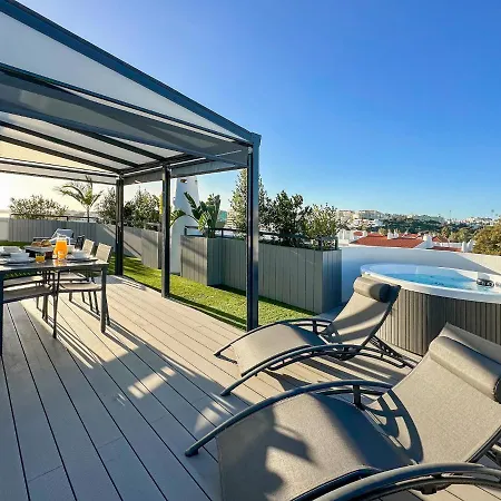Luxury Penthouse Private Jacuzzi, Apartament